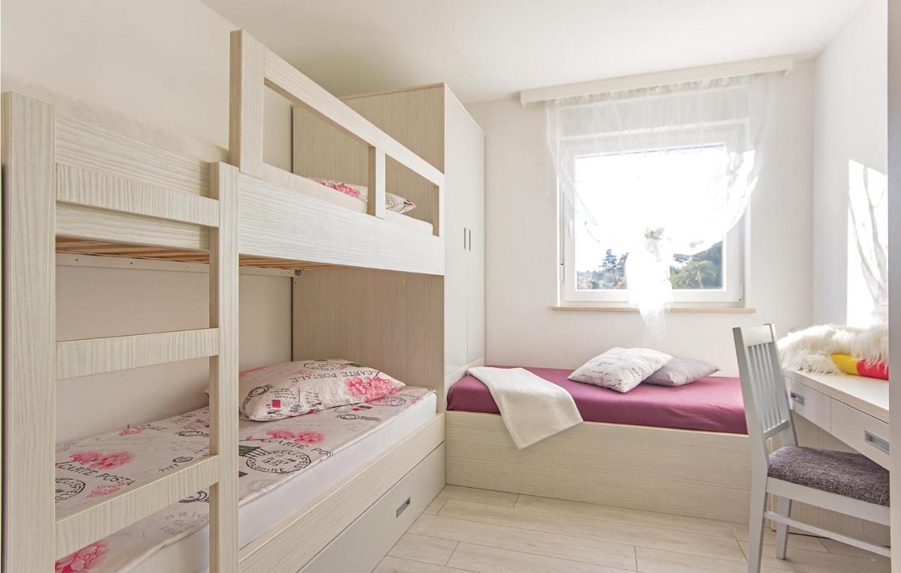 Lovely Apartment In Medulin With Kitchen 외부 사진